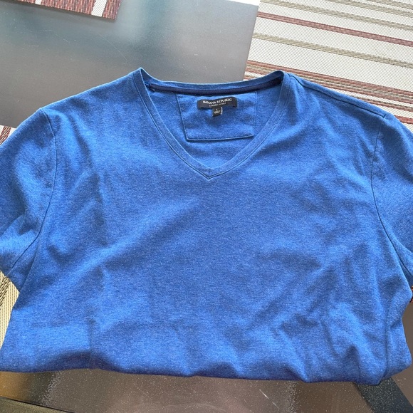 Men’s Banana Republic luxury touch v neck